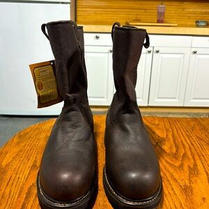 (NWT) Men's Dark Brown Boots